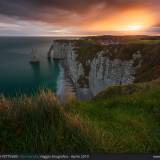 Alba infuocata ad Etretat