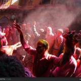 Danze popolari all'holi festival 2015 in India.