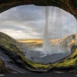 Dietro Seljalandsfoss