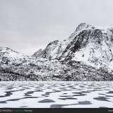 Fiordo ghiacciato alle Lofoten.