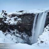 Cascata di Skogafoss in inverno