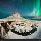 Aurora boreale sopra il kirkjufell.