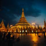 Pagoda Shwedagon all'ora blu, Yangon.