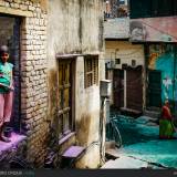 Vrindavan, le strade prendono colori diversi dopo l’holi festival.