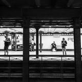 Ungheria - Persone in attesa alla stazione di Opera, sull'iconica Metropolitana del Millennio, la più antica del continente Europeo.