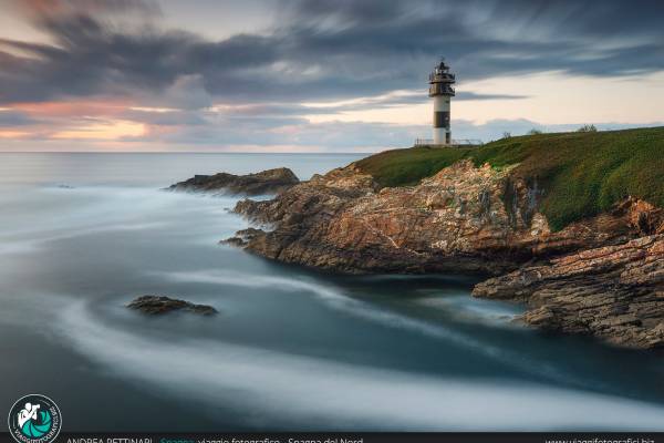 Faro al tramonto