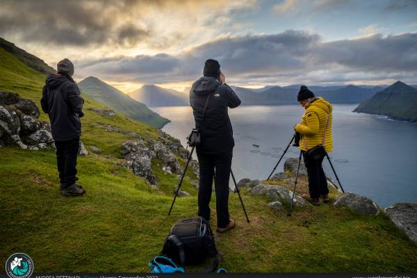 Alba colorata alle Faroe