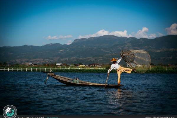 Pescatore lago Inle reportage