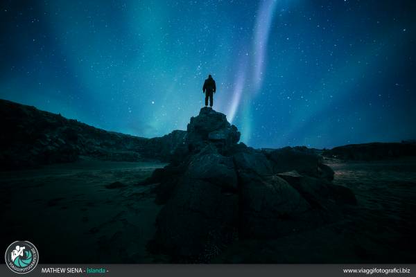 selfie con aurora boreale in islanda