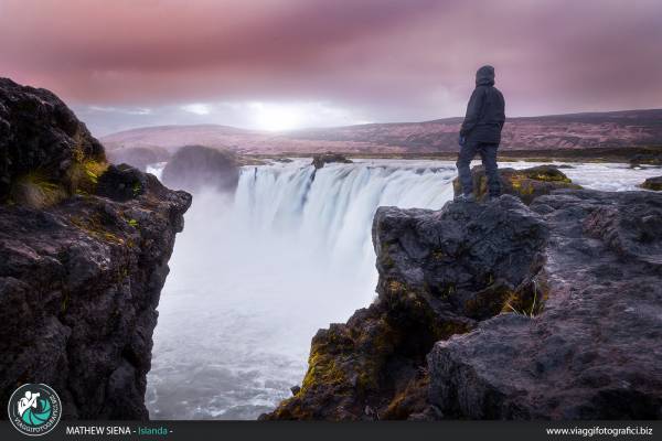 L'imponete cascata degli dei: Godafoss