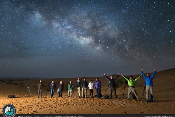 Fotografia notturna nel deserto, marocco.