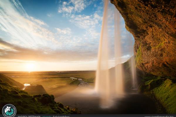 Seljalandsfoss al tramonto.