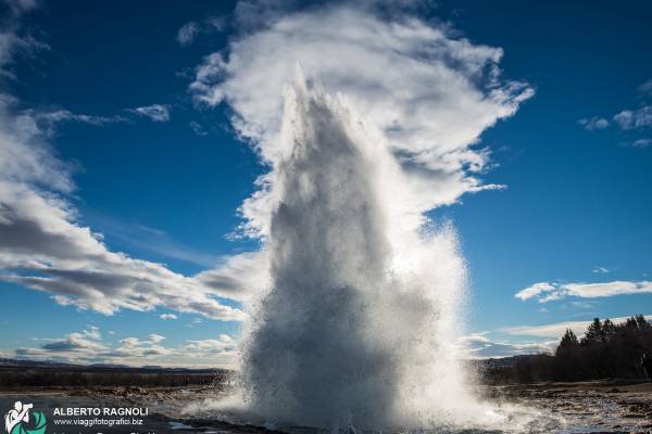 Geysir (il grande Geysir) è un geyser situato nella valle di Haukadalur, in Islanda