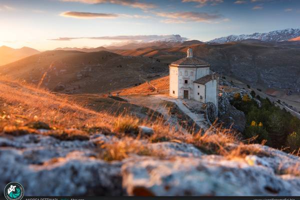 Abruzzo: Rocca Calascio, Campo Imperatore e i trabocchi.