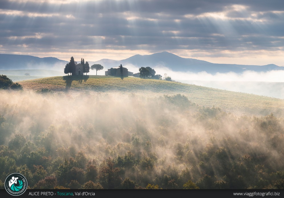 Alba in Val d'Orcia