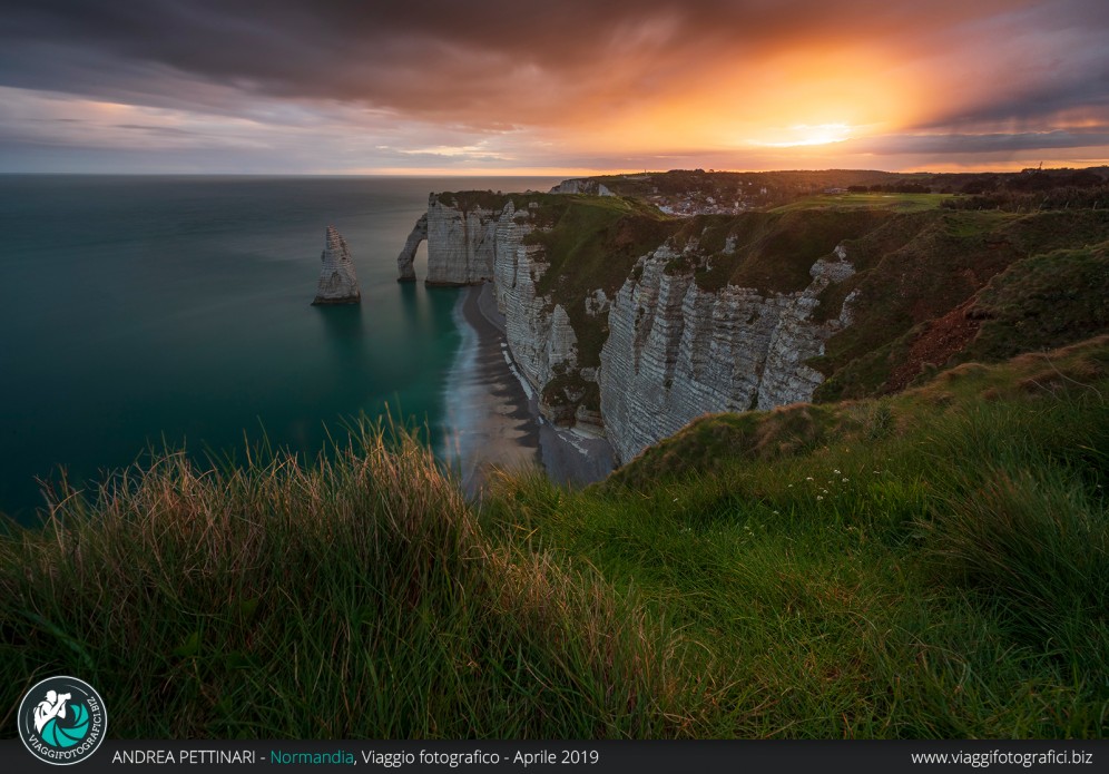 Alba infuocata ad Etretat