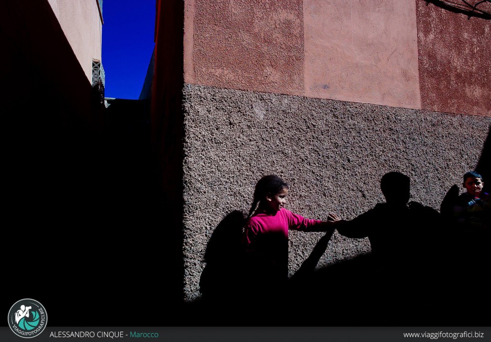 Contrasti di luce e ombre a Essaouira, Marocco