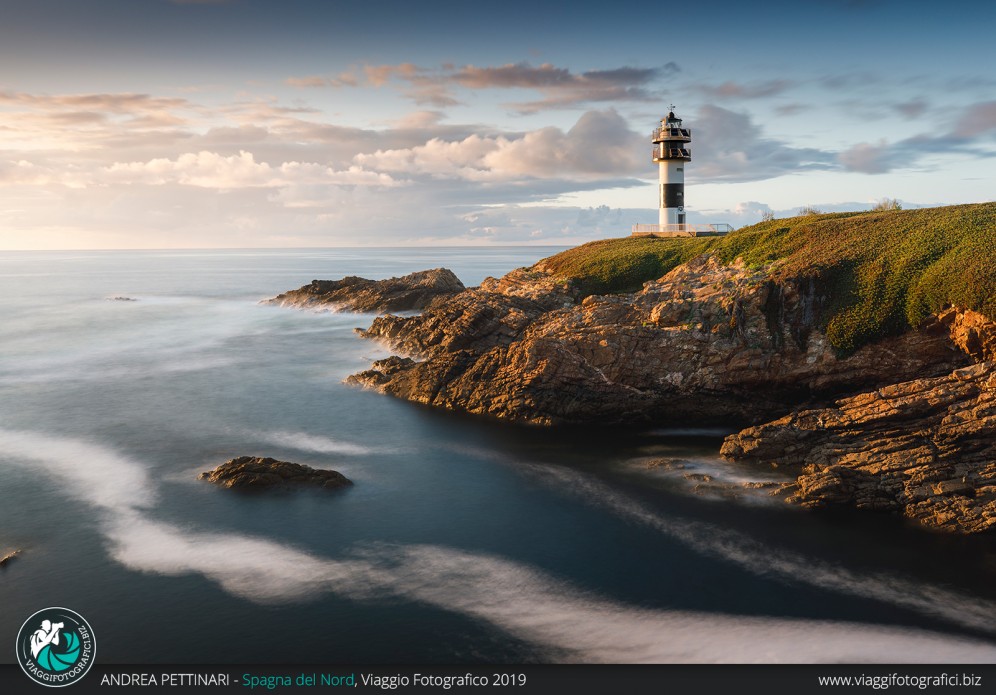 Faro Illa Pancha al tramonto