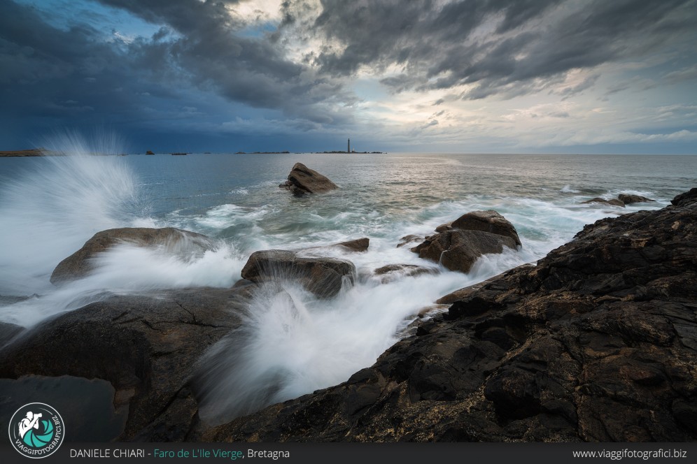 Il faro e le onde, Faro de L'Ile Vierge, Bretagna.