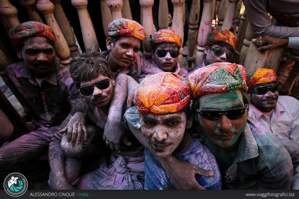 Holi festival: foto di gruppo.