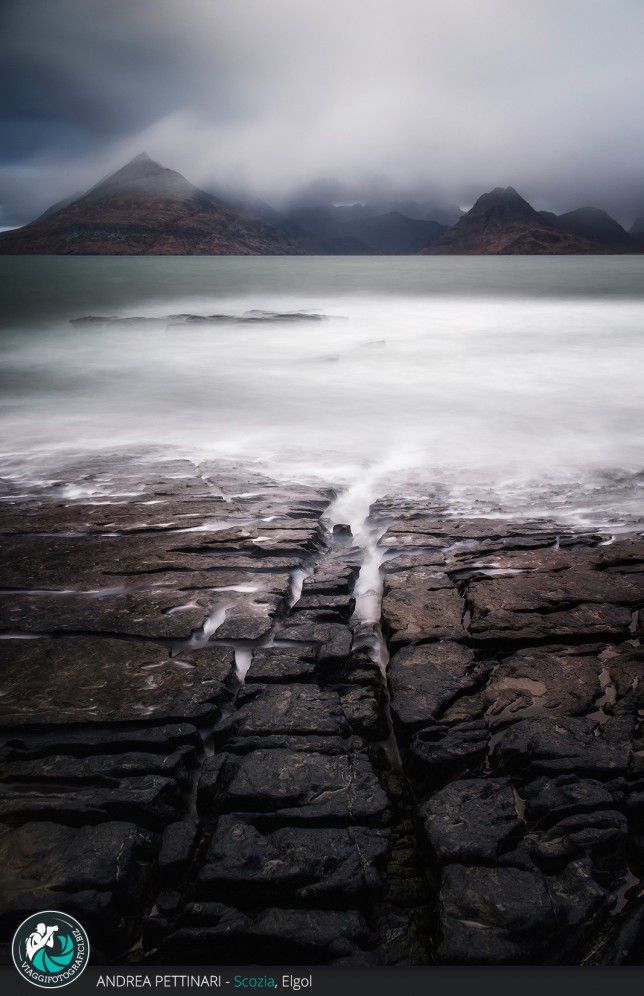 Roccia Oceano e monti ad Elgol