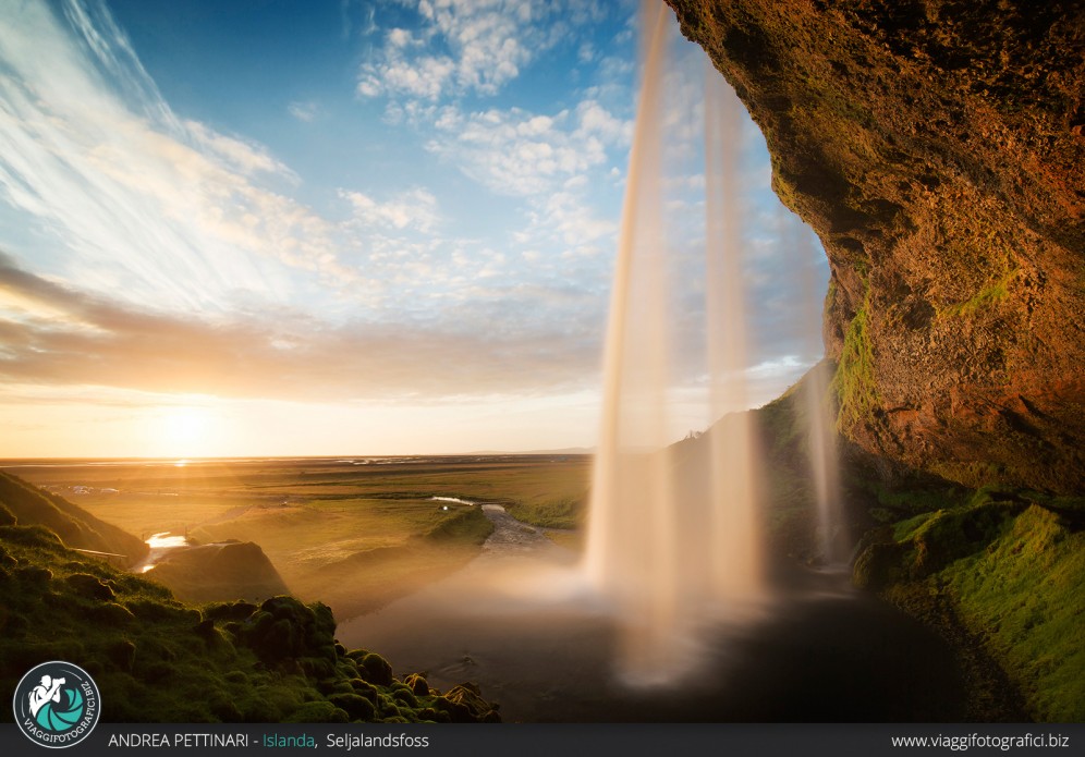 Seljalandsfoss al tramonto.